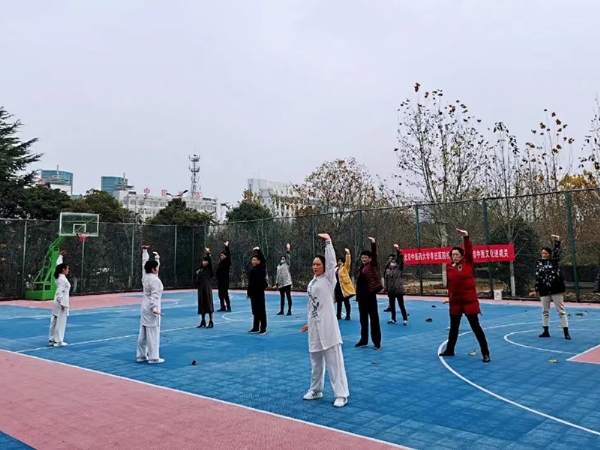 6    中醫(yī)文化進機關(guān)——教授養(yǎng)生氣功八段錦